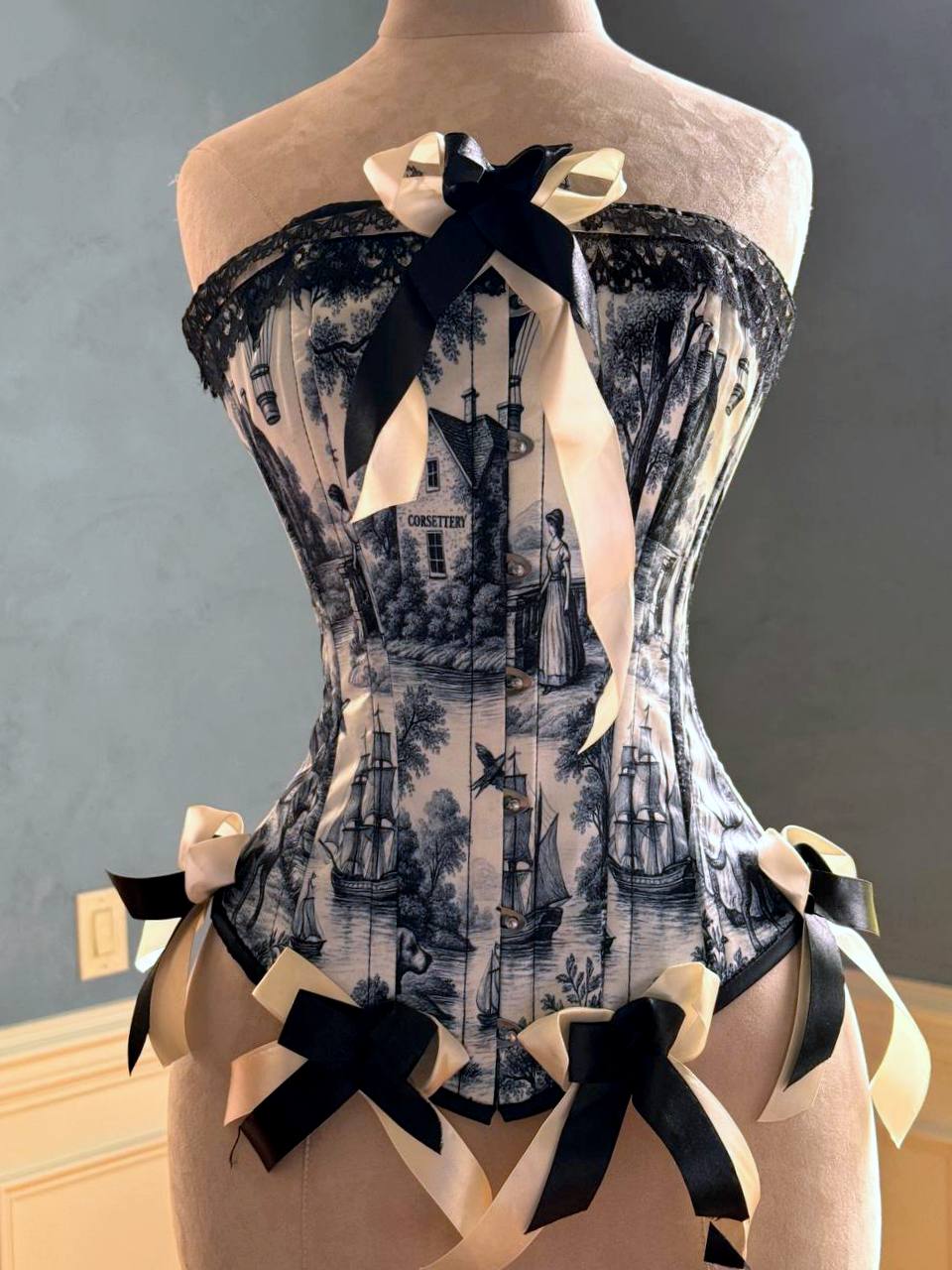 The Versailles Garden Overbust Noir Ivoire Corset – Pastoral