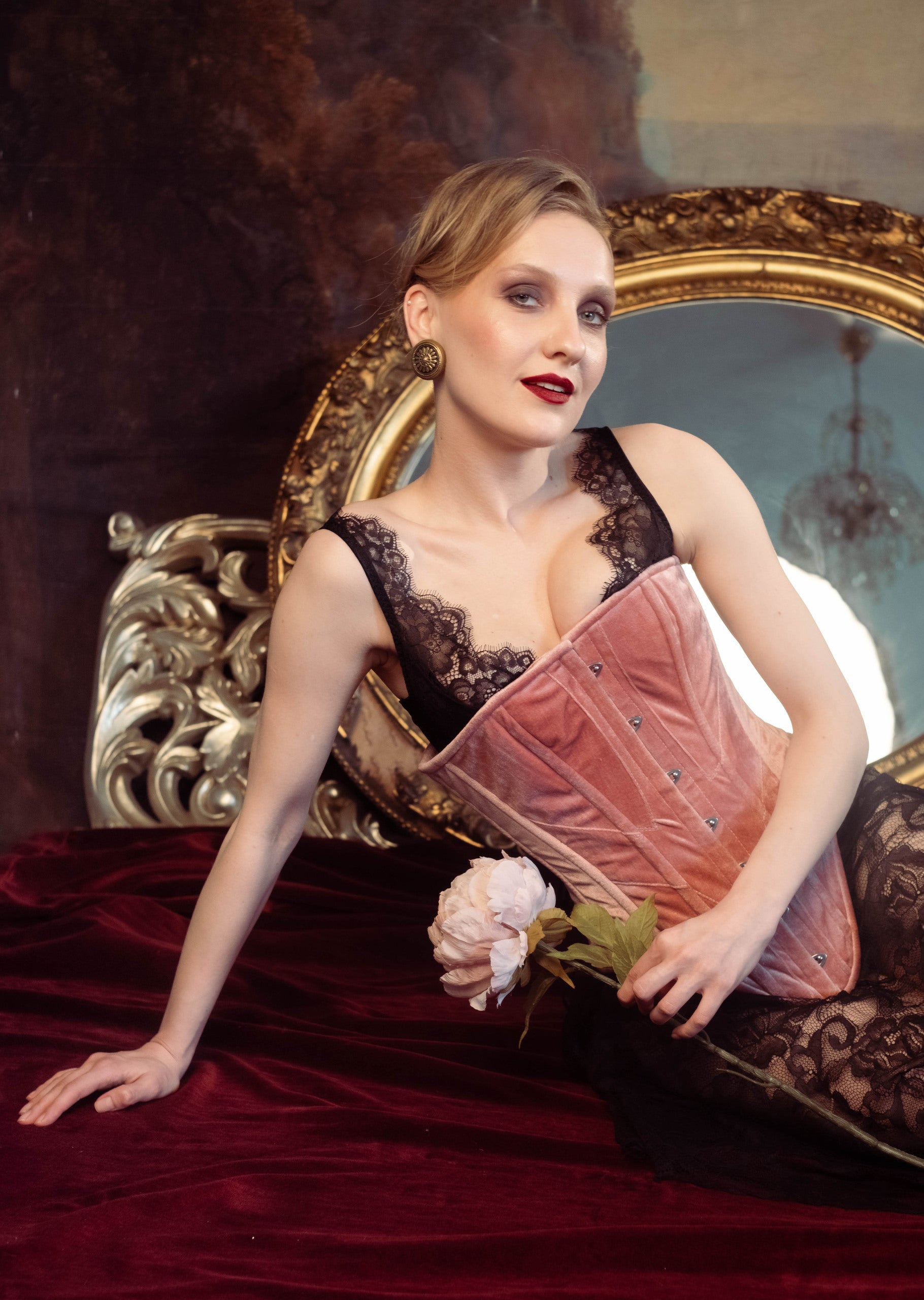 Historical velvet corset: Edwardian overbust corset. Steelbone