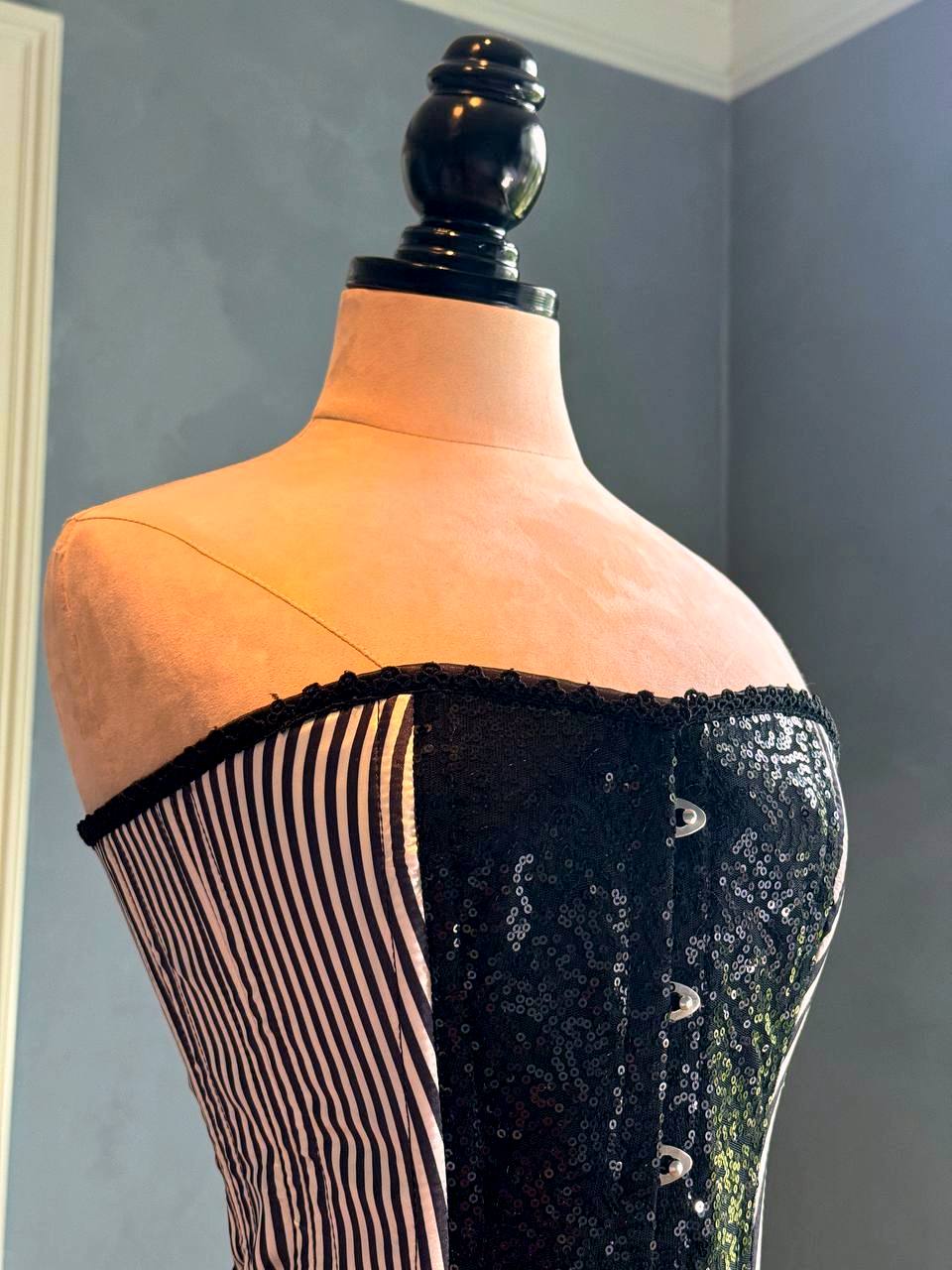 Midnight Masquerade – Halloween Edition ✨ Corsettery