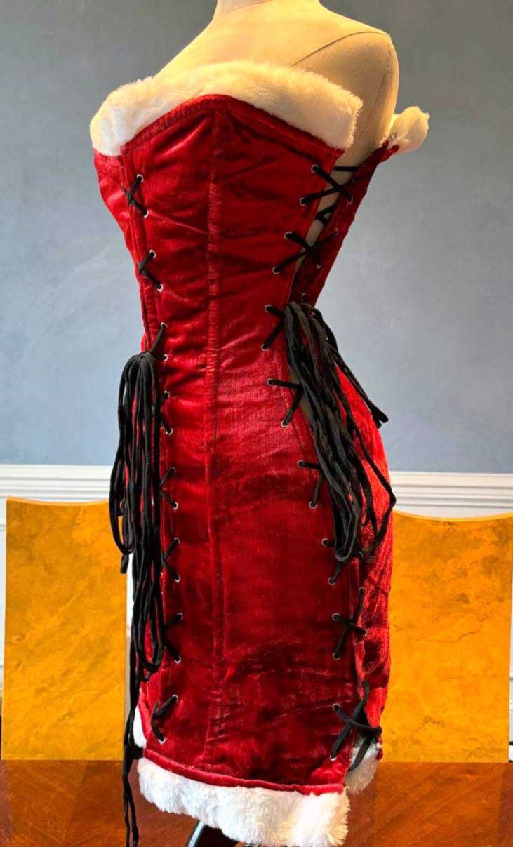 
                  
                    Eksklusiv nissekorset bodycon kjole, rød fløjl julekorset kjole med 4 snørebånd
                  
                