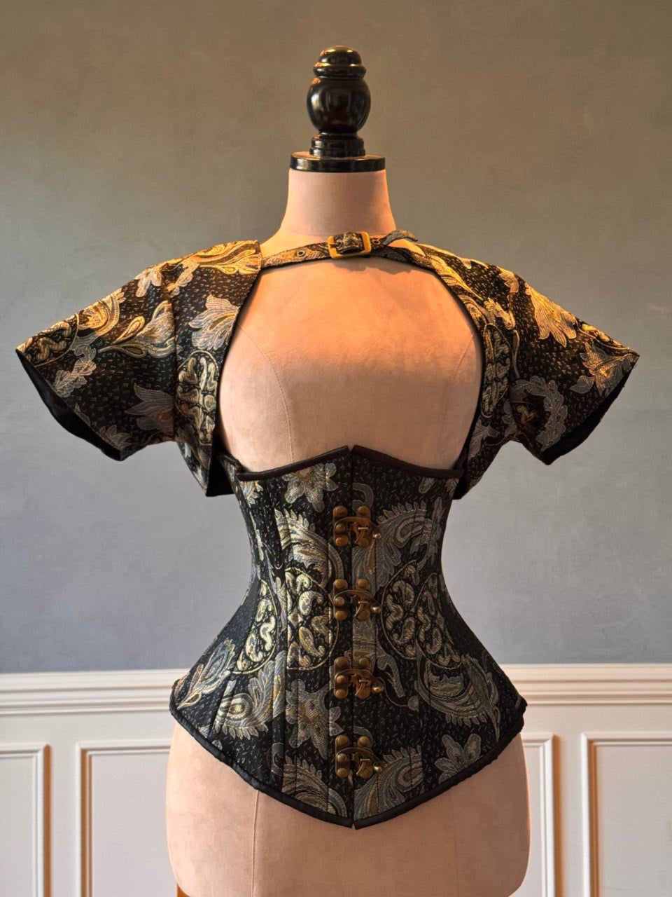 TRUWORKS Lace Up Corset Bustier Women's Waist Trainer Belt Tank Steampunk Underbust Velvet Corset TRUWORKS Lace Up Corset Bustier Women's Waist Trainer Belt Tank Steampunk Underbust Velvet Corset