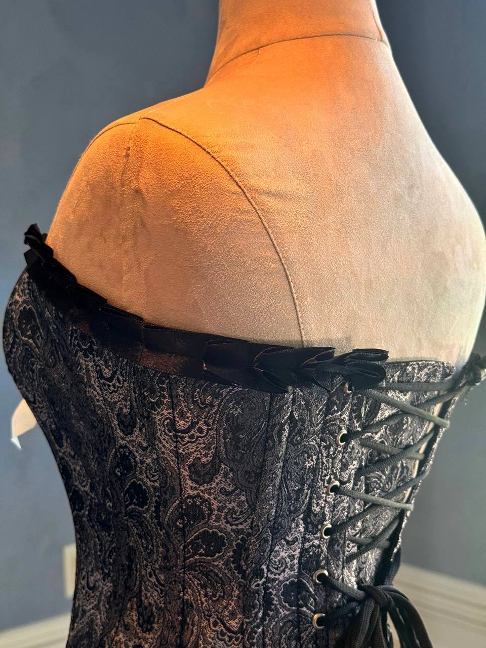 The Midnight Paisley Corset – Pastoral Dreams of Versailles