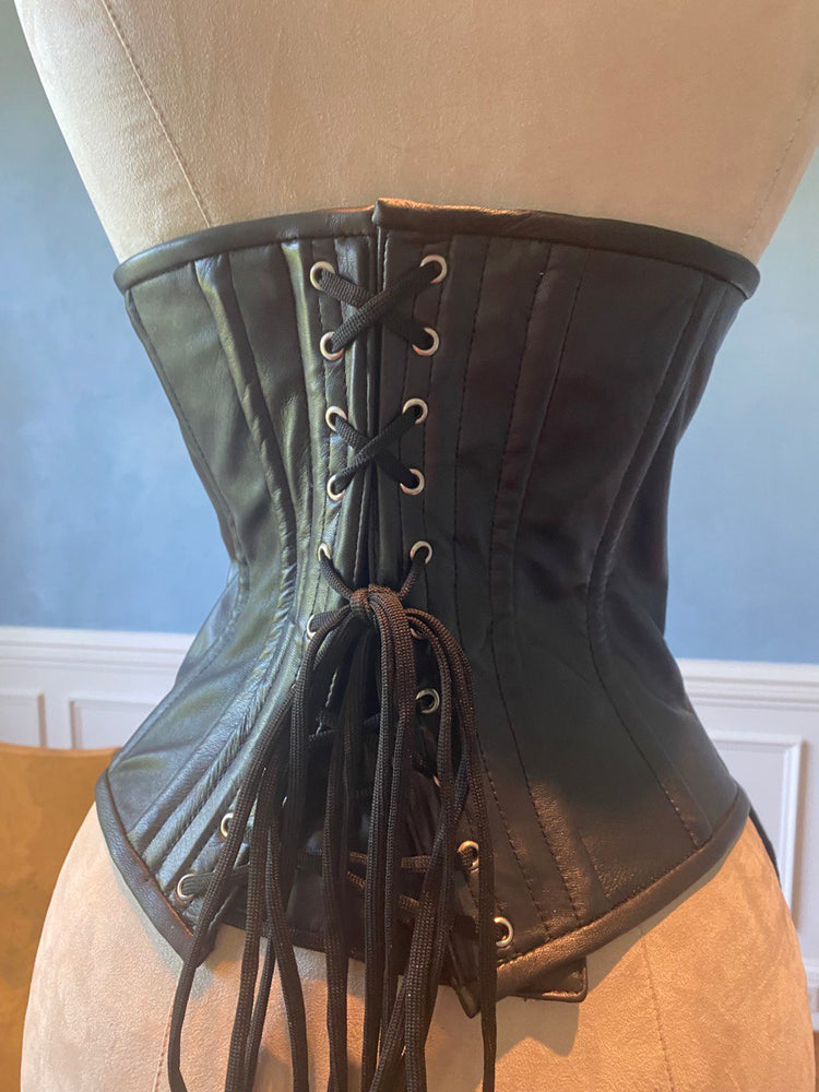 Lambskin full bust or underbust vintage historical pattern corset. Different colors of leather are available Corsettery