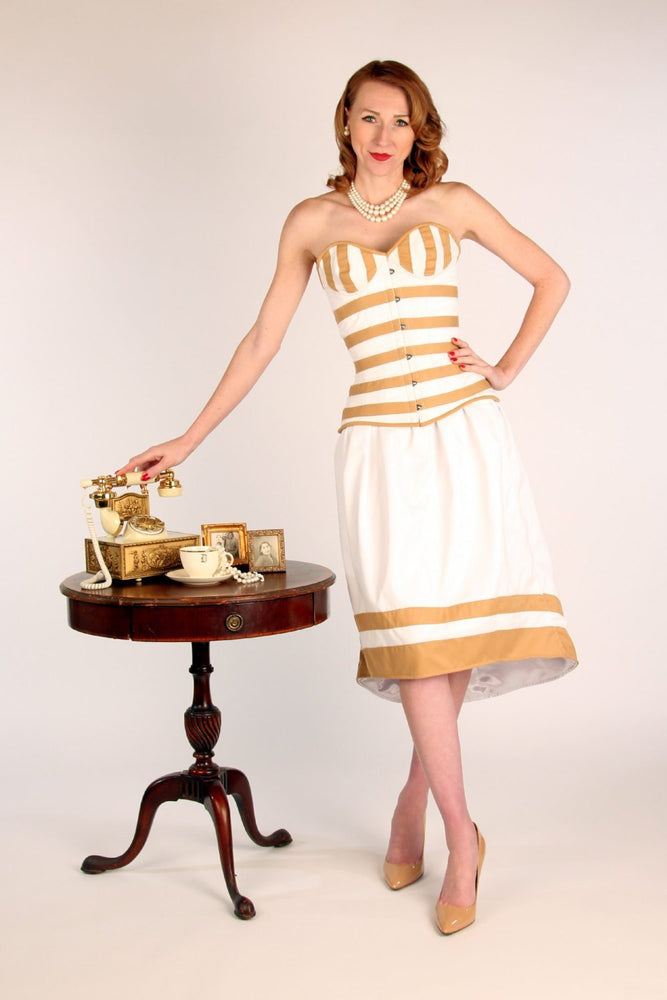 泰迪裙。来自旧好莱坞时装系列的独家定制礼服裙。为您量身打造的复古风裙