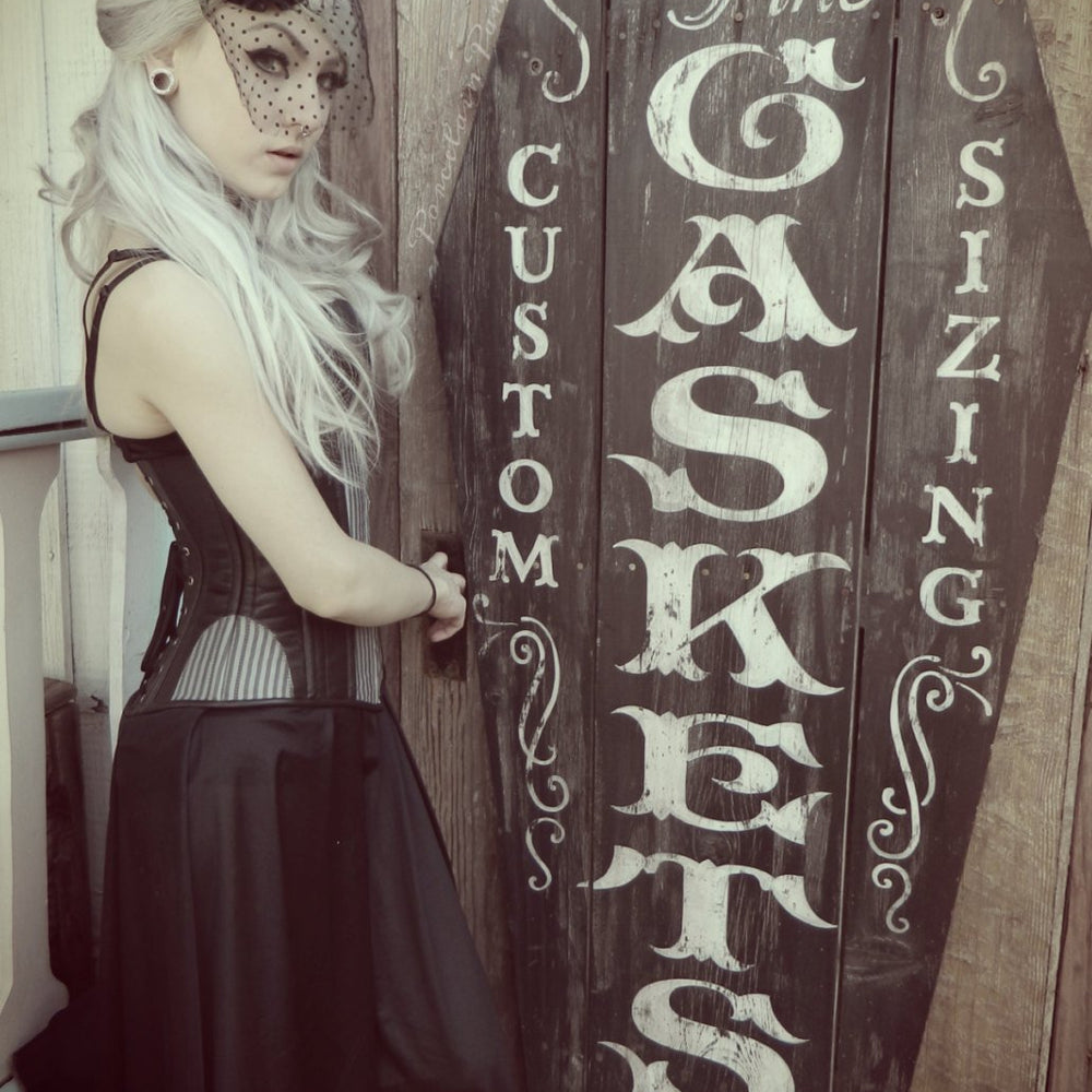 
                  
                    Stylish gothic corset designed by PorcelainPanic, underbust version. Lambskin and fabric gothic steampunk authentic waist training corset Corsettery
                  
                