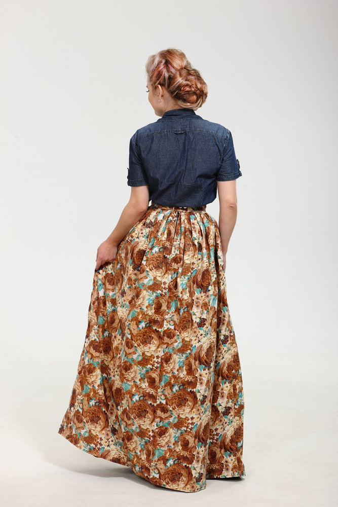 Terribly floral! Exclusive full shaped maxi skirt from thin exclusive floral cotton fabric. Corsettery